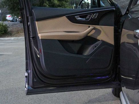 Used 2023 Audi Q7 3.0T Premium image 18