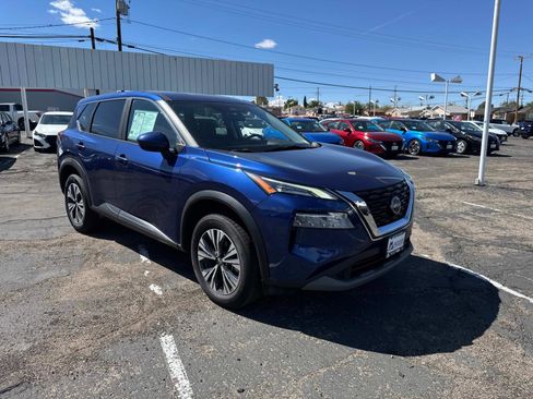 Used 2023 Nissan Rogue SV FWD image 3