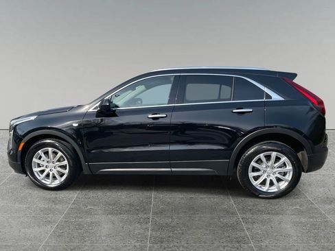 Certified 2023 Cadillac XT4 Luxury image 2