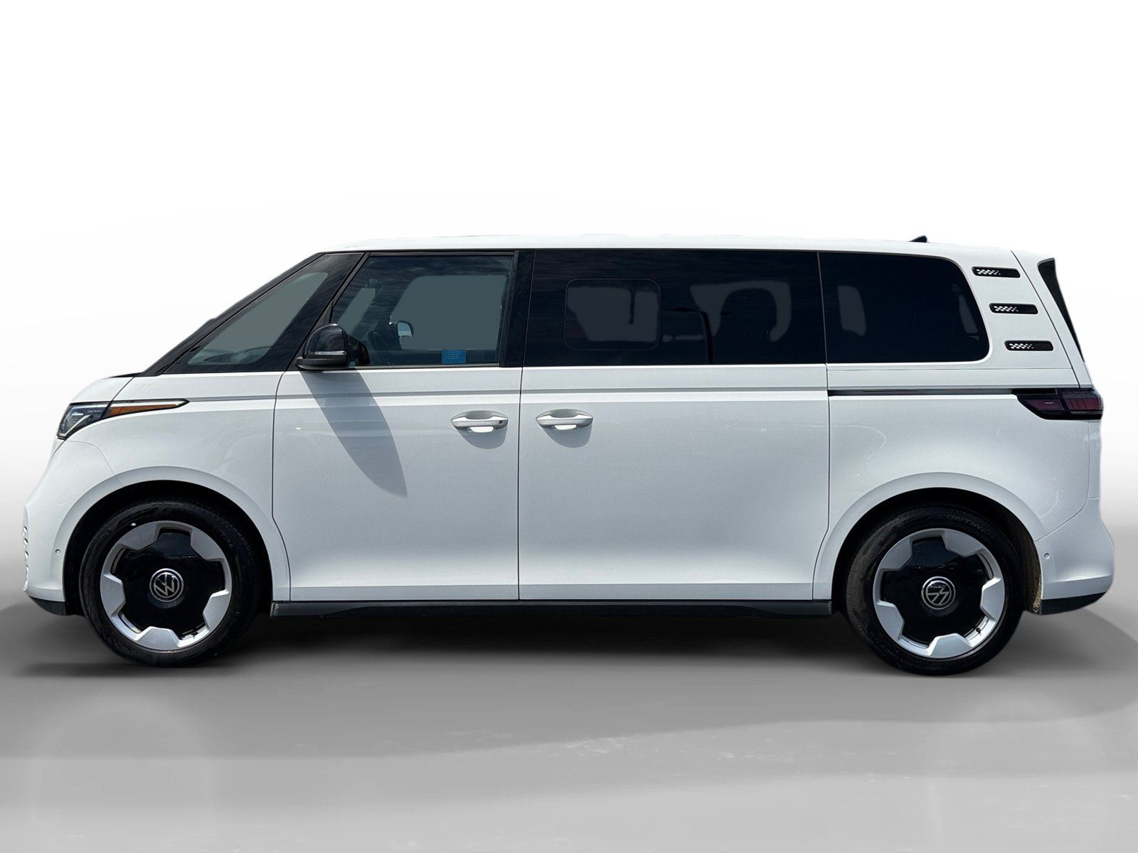 Certified 2025 Volkswagen ID. Buzz Pro S RWD image 2