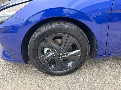 Certified 2022 Hyundai Elantra SEL FWD image 11
