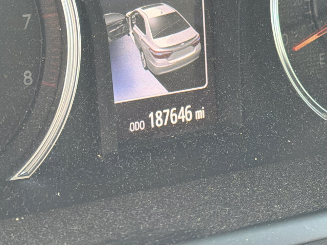 Used 2016 Toyota Camry SE FWD image 5