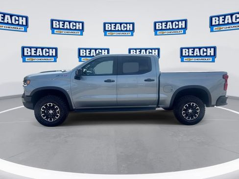 Used 2023 Chevrolet Silverado 1500 ZR2 w/ Technology Package AWD/4WD image 5