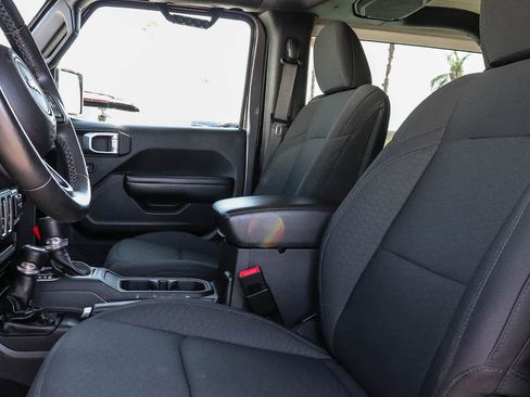 Used 2021 Jeep Wrangler Sport AWD/4WD image 28