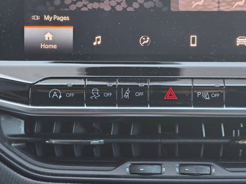 Used 2023 Jeep Compass Trailhawk image 14