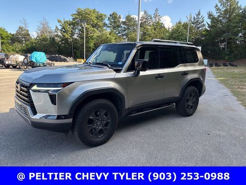 Used 2024 Lexus GX 550 image 3