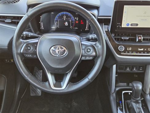 Used 2024 Toyota Corolla Cross XLE image 10