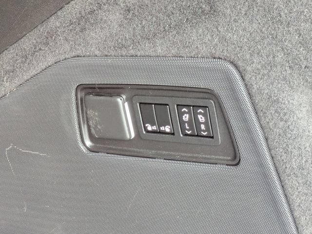 Certified 2021 Cadillac Escalade ESV Premium Luxury AWD/4WD image 36