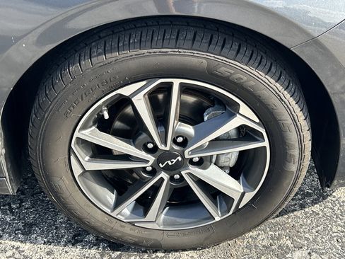 Used 2024 Kia Forte LXS FWD image 9