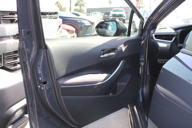 Used 2025 Toyota Corolla SE w/ SE Premium Package FWD image 11
