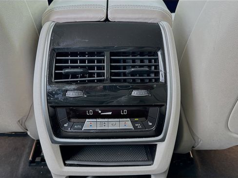 Used 2020 BMW X7 xDrive40i w/ Premium Package image 20