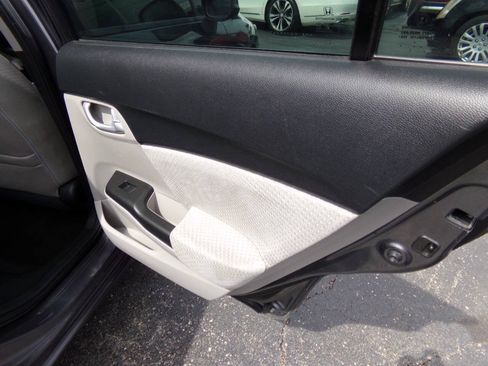 Used 2015 Honda Civic Hybrid Sedan image 32