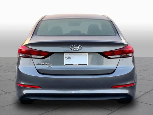 Used 2018 Hyundai Elantra SE FWD image 5