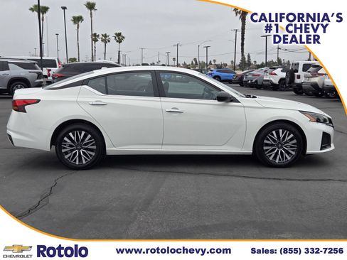 Used 2025 Nissan Altima 2.5 SV image 8