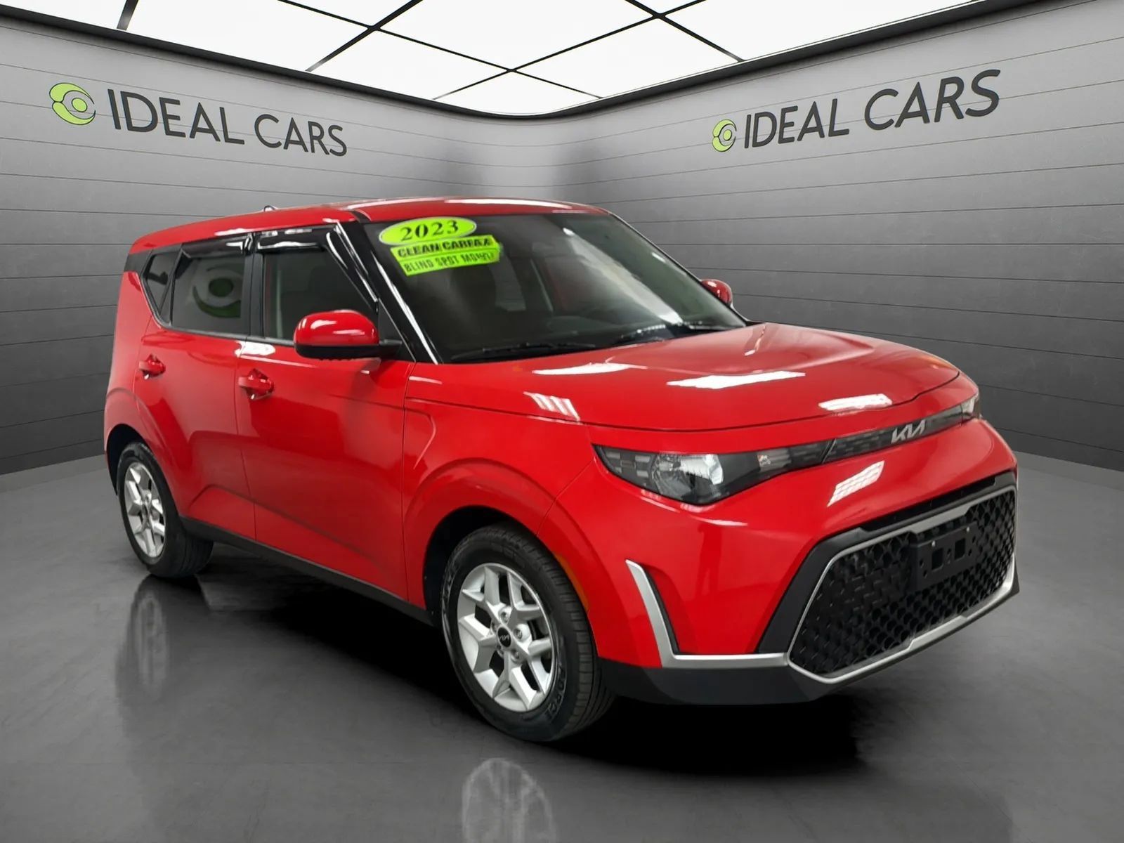 Used 2023 Kia Soul LX w/ Option Group 015 FWD image 3