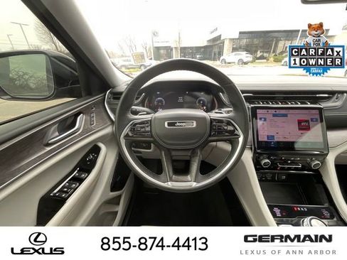 Used 2022 Jeep Grand Cherokee L Overland w/ Luxury Tech Group IV AWD/4WD image 16
