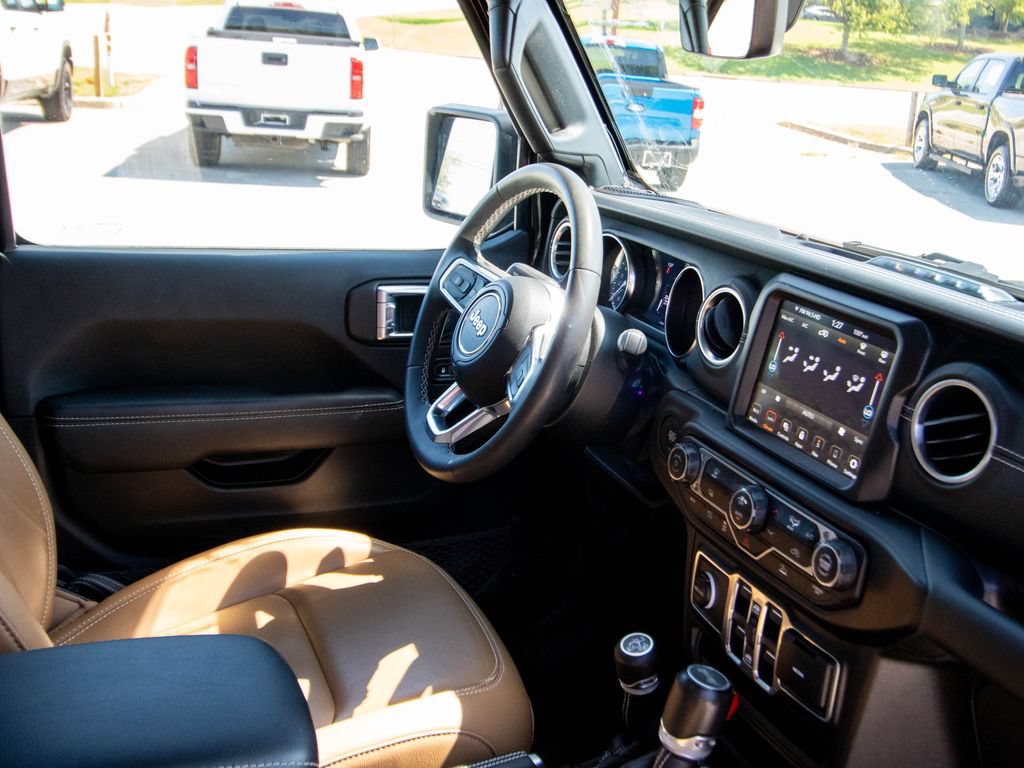 Used 2023 Jeep Wrangler Unlimited Sahara AWD/4WD image 19