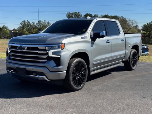 Used 2025 Chevrolet Silverado 1500 High Country w/ High Country Premium Package image 7