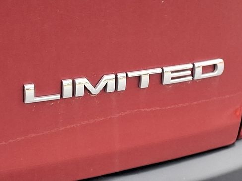 Used 2017 Jeep Cherokee Limited image 32