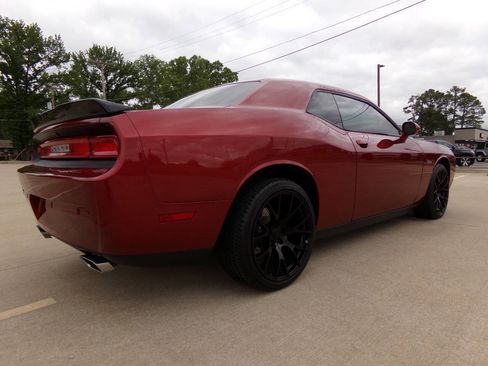 Used 2014 Dodge Challenger R/T RWD image 31