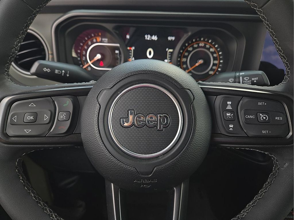 Used 2025 Jeep Gladiator Mojave AWD/4WD image 19