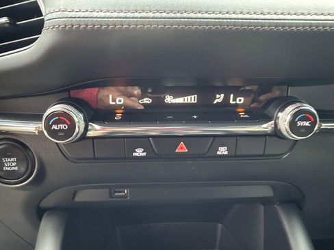 Used 2019 MAZDA MAZDA3 Hatchback FWD image 30