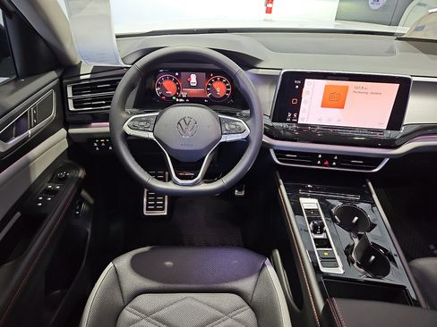 New 2026 Volkswagen Atlas Peak Edition AWD/4WD image 10