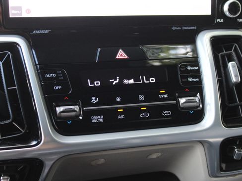 Used 2022 Kia Sorento SX Prestige w/ Panoramic Sunroof Package AWD/4WD image 36