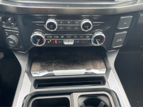 Used 2024 Ford F250 Lariat w/ Lariat Ultimate Package image 25