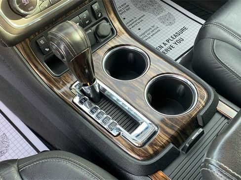 Used 2016 GMC Acadia Denali image 22