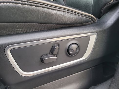 Used 2022 RAM 1500 Laramie RWD image 19
