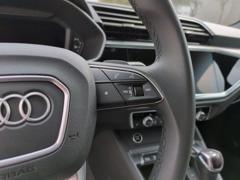 Certified 2025 Audi Q3 2.0T Premium w/ Convenience Package image 20