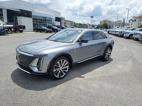 Certified 2024 Cadillac Lyriq Luxury RWD image 3