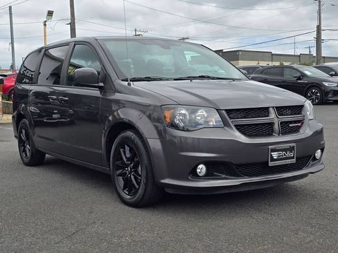 Used 2019 Dodge Grand Caravan GT FWD image 4