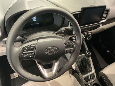 New 2025 Hyundai Venue SEL image 11