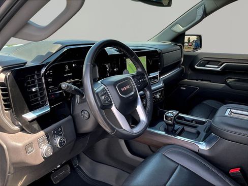 Used 2022 GMC Sierra 1500 SLT w/ SLT Premium Plus Package AWD/4WD image 18