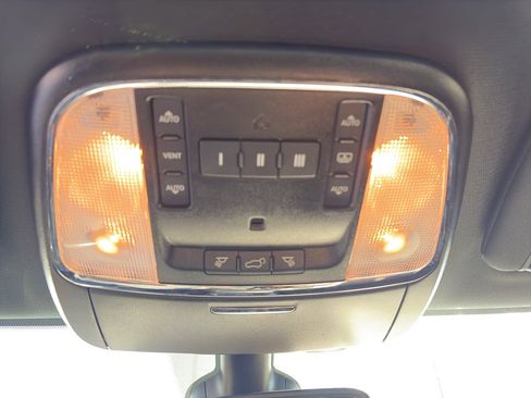 Used 2020 Jeep Grand Cherokee Limited w/ Luxury Group II image 15