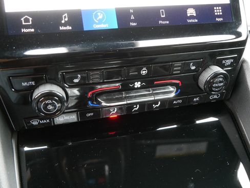 Used 2025 Jeep Grand Cherokee Limited w/ Trailer Tow Package image 30