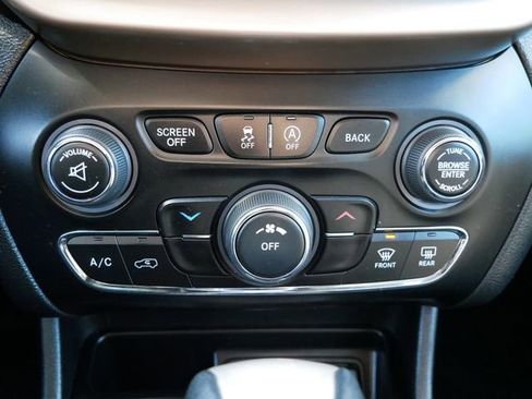 Used 2016 Jeep Cherokee Latitude image 16