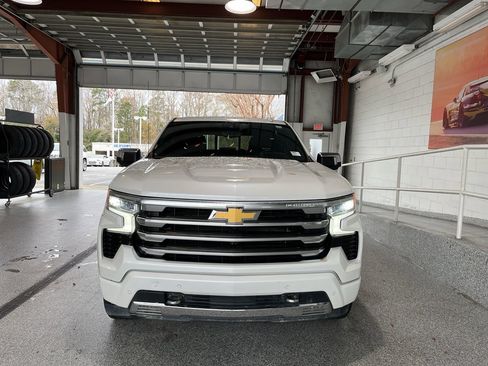 Used 2023 Chevrolet Silverado 1500 High Country w/ Technology Package image 2
