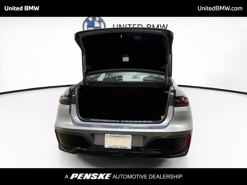 Used 2023 BMW 740i RWD image 21