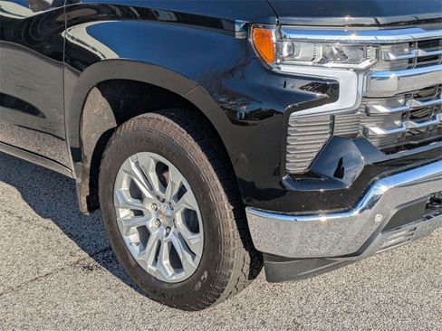 Used 2025 Chevrolet Silverado 1500 LTZ image 10