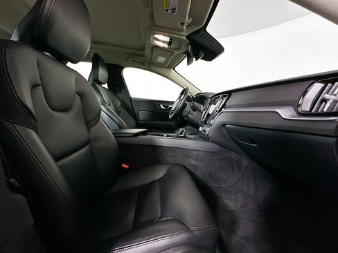 Used 2024 Volvo S60 B5 Core image 31