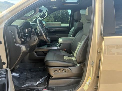 Used 2023 Chevrolet Silverado 1500 ZR2 w/ Technology Package image 11