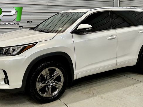 Used 2018 Toyota Highlander Limited Platinum image 1
