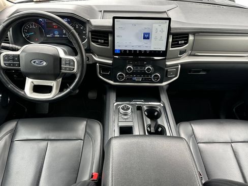 Used 2024 Ford Expedition Max XLT image 16