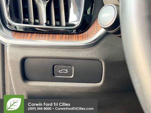 Used 2024 Volvo S60 B5 Plus image 18