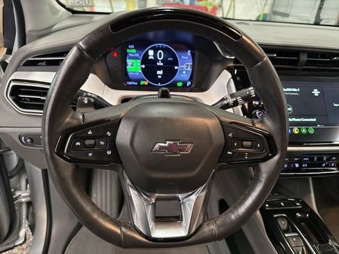 Used 2023 Chevrolet Bolt EUV Premier w/ Sun & Sound Package FWD image 12