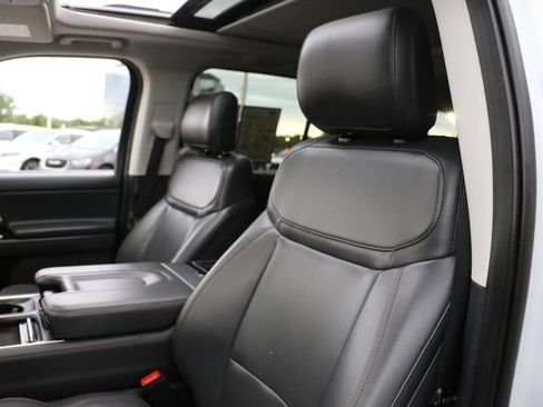 Used 2025 Ford Expedition Active AWD/4WD image 21