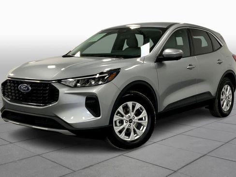 Certified 2023 Ford Escape Active w/ Tech Pack #2 image 2